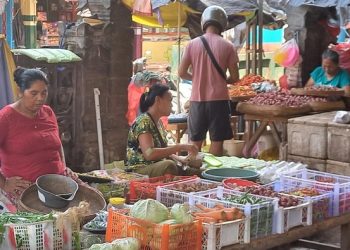 Harga cabai rawit merah tembus Rp 70 ribu per kg di sejumlah pasar di Buleleng, jelang Ramadan. (Made Wijaya Kusuma/detikBali).