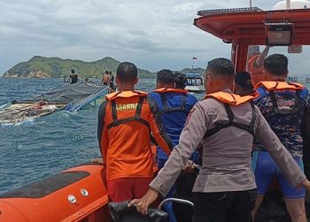 Enam orang selamat dalam insiden kapal tenggelam di perairan Pulau Bungu Besar, Labuan Bajo. Satu di antaranya terluka. (IST)